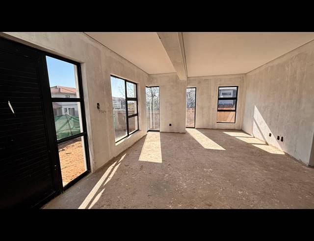 4 BEDROOM HOUSE FOR SALE IN ROODEPARK ECO ESTATE